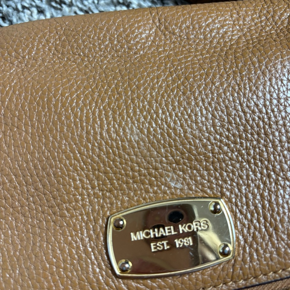 Michael Kors Bedford Brown Pebbled Leather Tassel Zipper Foldover Crossbody Bag - Picture 2 of 16